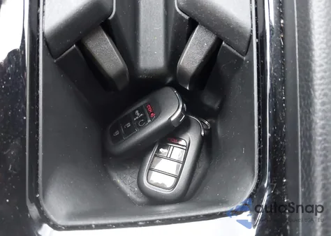 2025 Honda Accord Hybrid Sport z USA, uszkodzony, nr VIN 1HGCY2F51SA053342